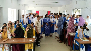কাউখালীতে কিশোরীদের বাল্যবিবাহ প্রতিরোধ ও সঞ্চয়ে উৎসাহিত করতে সচেতনতামূলক প্রশিক্ষণ