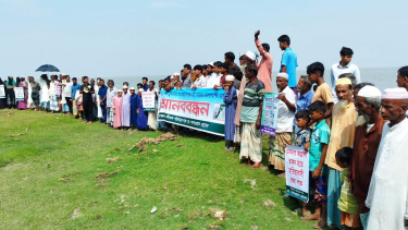 বর্ষার আগেই নদীভাঙন রোধের ব্যবস্থা চান হাতিয়ার সহস্রাধিক মানুষ