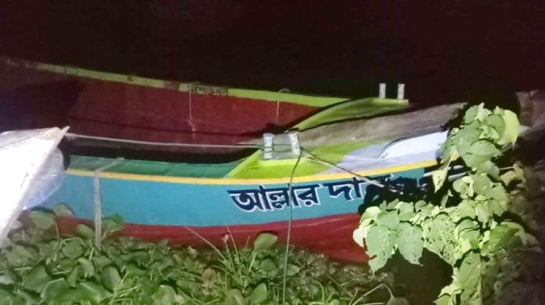 কঁচা নদীতে ট্রলার বিকল, মাঝরাতে ৫০-৬০ ইজতেমাযাত্রীকে উদ্ধার করল নৌ পুলিশ