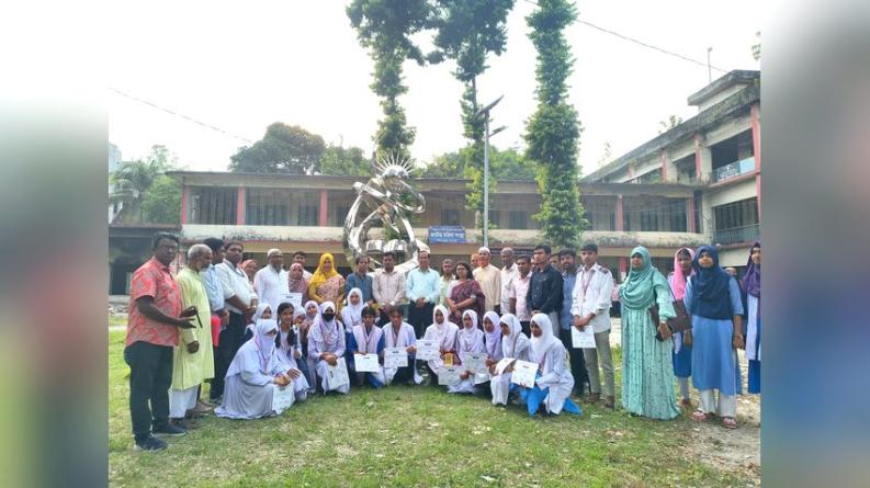 মিঠাপুকুরে বাল্যবিবাহ ও কৈশোরকালীন গর্ভধারণ রোধে স্কুল বিতর্ক