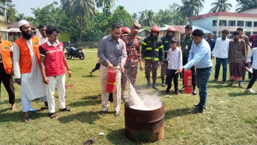 অগ্নিকাণ্ড মোকাবিলায় মহড়া, দুর্যোগ সচেতনতায় লালমোহনে নানা কর্মসূচি