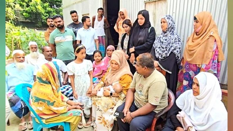 মসজিদে নামাজ মন্দিরে পুজা