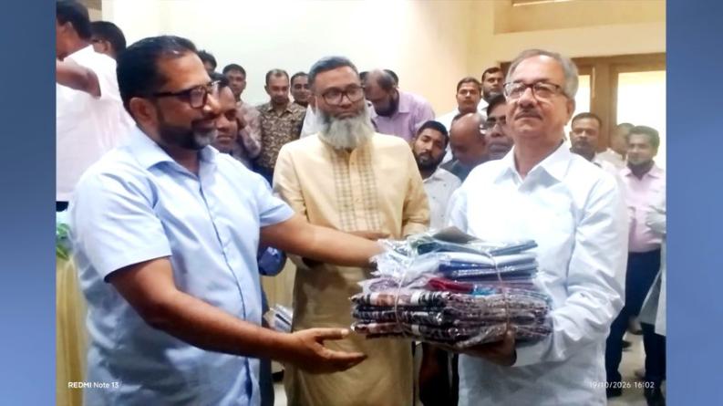 পিরোজপুরে ১০২ পূজামন্দিরে প্রধানমন্ত্রীর অনুদান ও উপহার বিতরণ