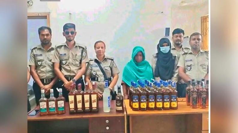 ফুলপুরে মদবিরোধী অভিযানে পারুল বেগম গ্রেপ্তার, উদ্ধার বিভিন্ন ব্র্যান্ডের মদ