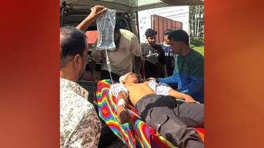 পিরোজপুরে বিদ্যুতের খুঁটিতে মোটরসাইকেলের ধাক্কা, আশঙ্কাজনক স্কুলছাত্র