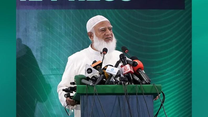 ‘এক লুটেরার হাত থেকে অন্য লুটেরার হাতে ক্ষমতা গেছে’, সরকারকে কড়া আক্রমণ জামায়াত আমিরের