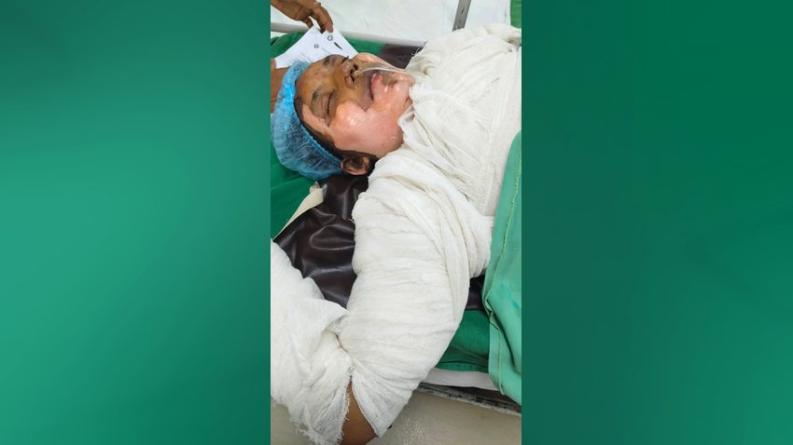পিরোজপুরের নাজিরপুরে শিক্ষার্থী ও প্রতিবন্ধীদের মাঝে উপকরণ বিতরণ করলেন জেলা প্রশাসক