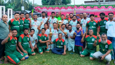 কাউখালীতে প্রাথমিক শিক্ষক গোল্ড কাপ ফুটবলের ফাইনাল