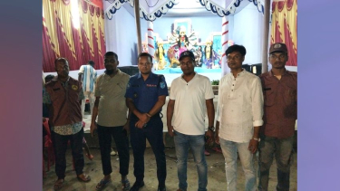 আলফাডাঙ্গায় দুর্গাপূজার নিরাপত্তা দেখতে মণ্ডপে মণ্ডপে ওসি সোহেল সরোয়ার